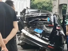 轿车闹市倒开(轿车闹市倒开会怎么样)
